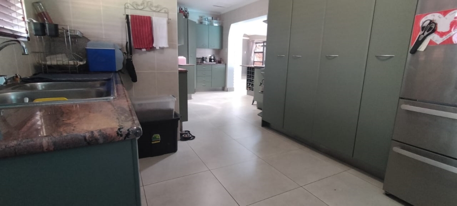 5 Bedroom Property for Sale in Greenhills Gauteng