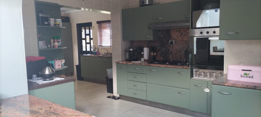 5 Bedroom Property for Sale in Greenhills Gauteng