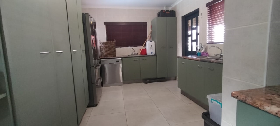 5 Bedroom Property for Sale in Greenhills Gauteng