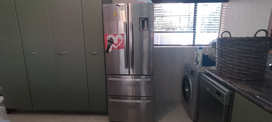 5 Bedroom Property for Sale in Greenhills Gauteng