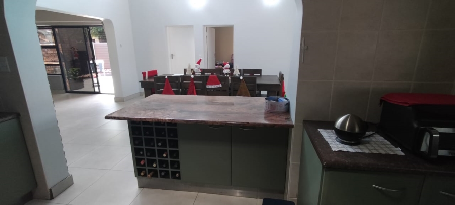 5 Bedroom Property for Sale in Greenhills Gauteng