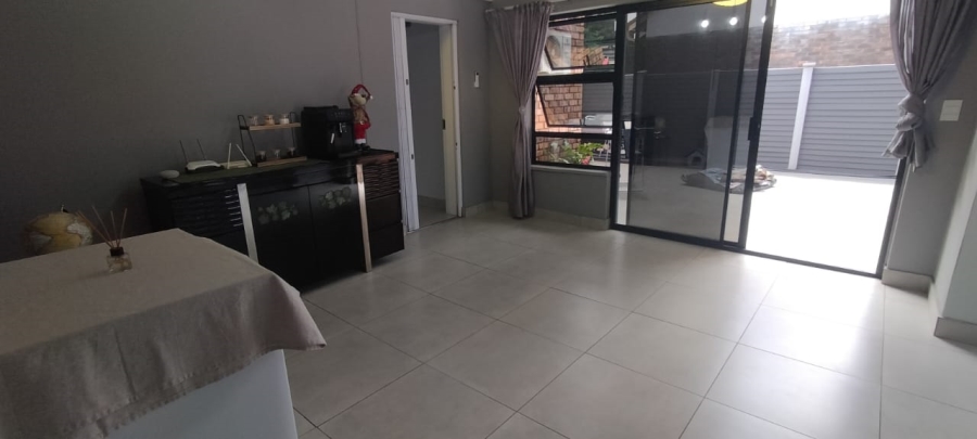 5 Bedroom Property for Sale in Greenhills Gauteng