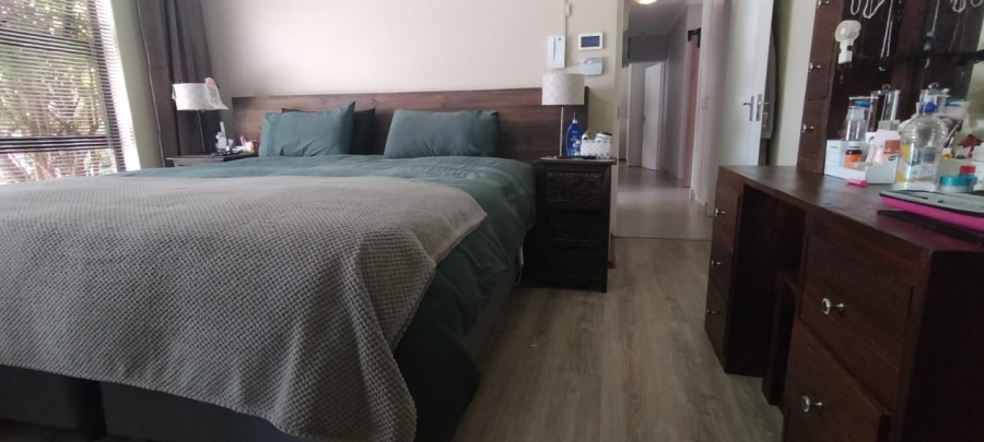 5 Bedroom Property for Sale in Greenhills Gauteng