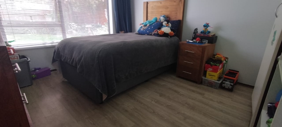 5 Bedroom Property for Sale in Greenhills Gauteng