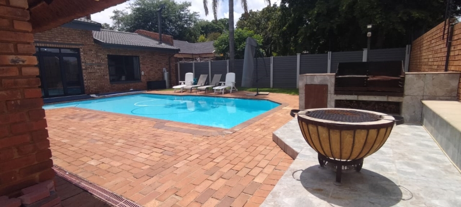 5 Bedroom Property for Sale in Greenhills Gauteng