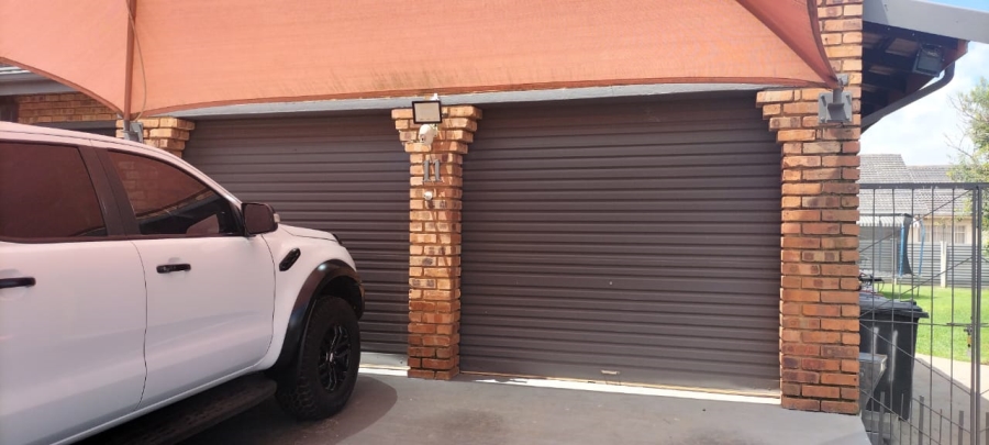 5 Bedroom Property for Sale in Greenhills Gauteng