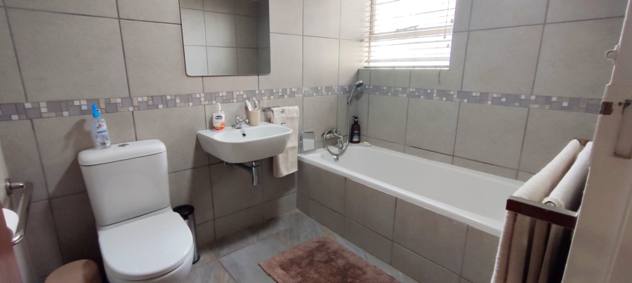 3 Bedroom Property for Sale in Greenhills Gauteng
