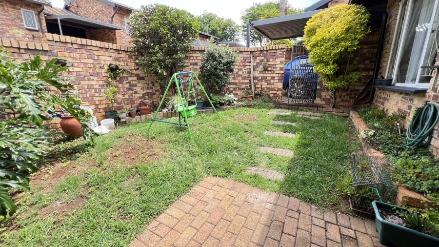 3 Bedroom Property for Sale in Rangeview Gauteng