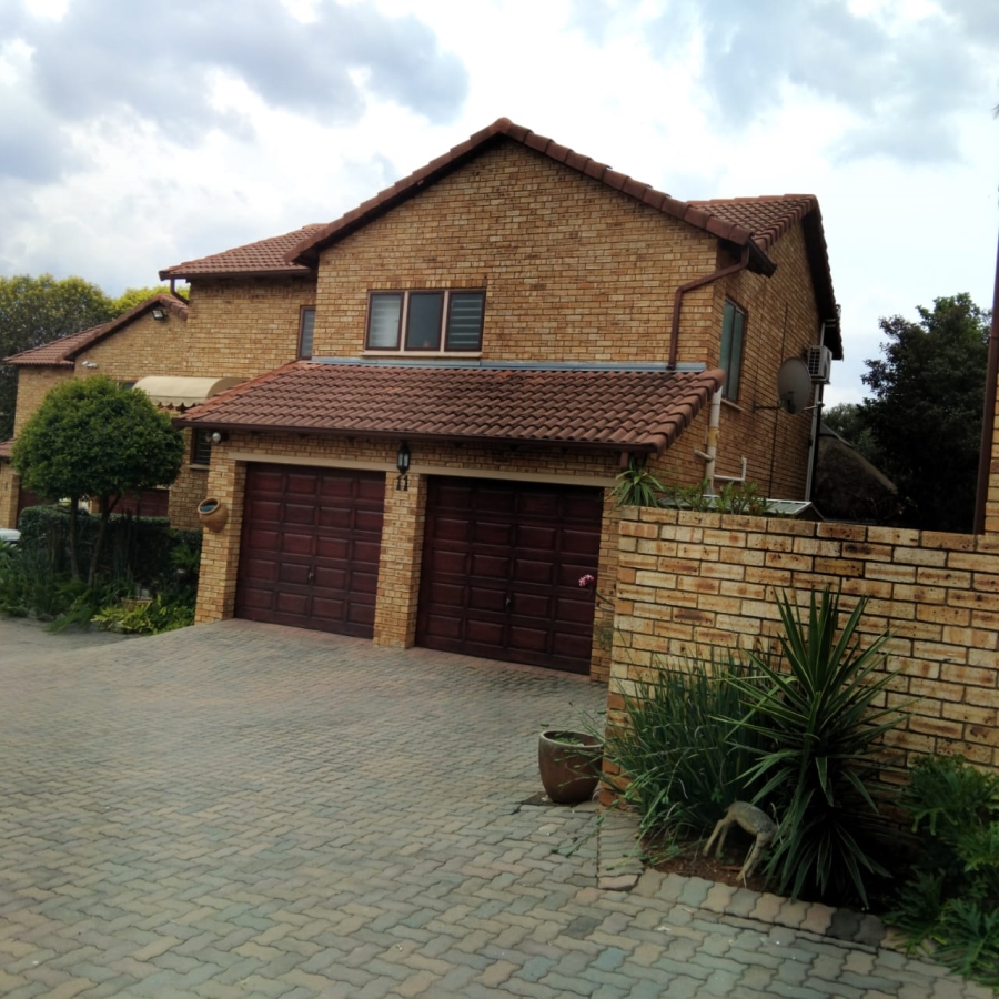 4 Bedroom Property for Sale in Ruimsig Gauteng