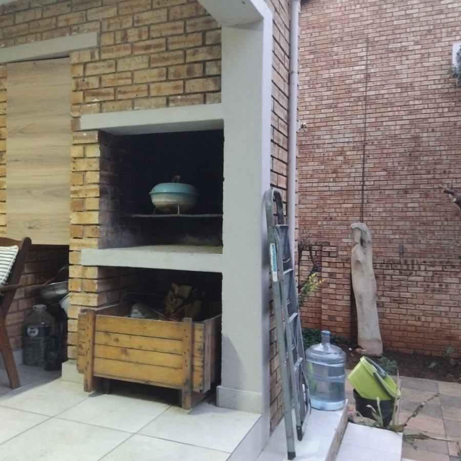 4 Bedroom Property for Sale in Ruimsig Gauteng