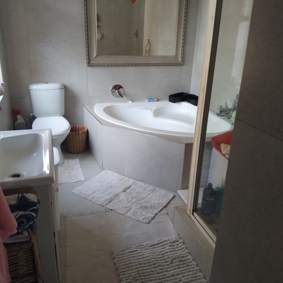 4 Bedroom Property for Sale in Ruimsig Gauteng