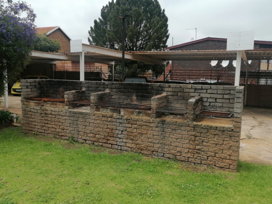 2 Bedroom Property for Sale in Mindalore Gauteng