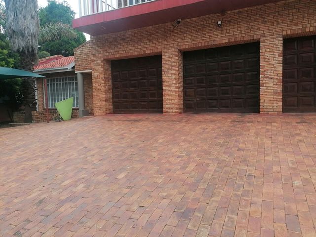 5 Bedroom Property for Sale in Noordkruin Gauteng