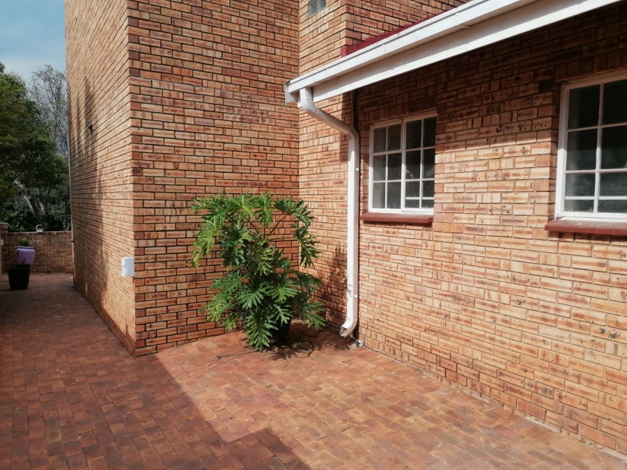 5 Bedroom Property for Sale in Noordkruin Gauteng