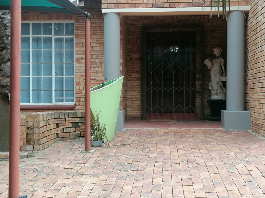 5 Bedroom Property for Sale in Noordkruin Gauteng