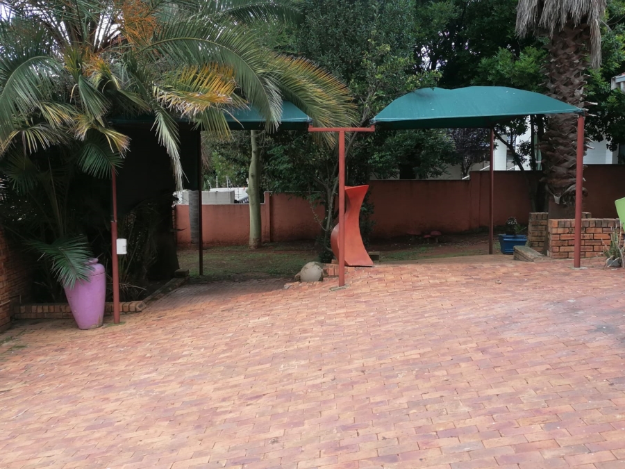 5 Bedroom Property for Sale in Noordkruin Gauteng