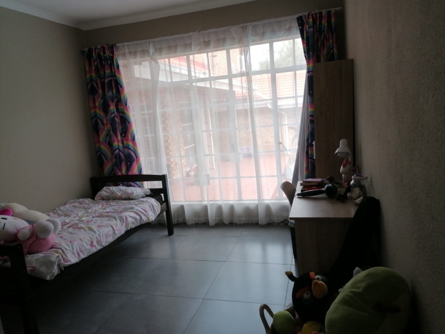 5 Bedroom Property for Sale in Noordkruin Gauteng