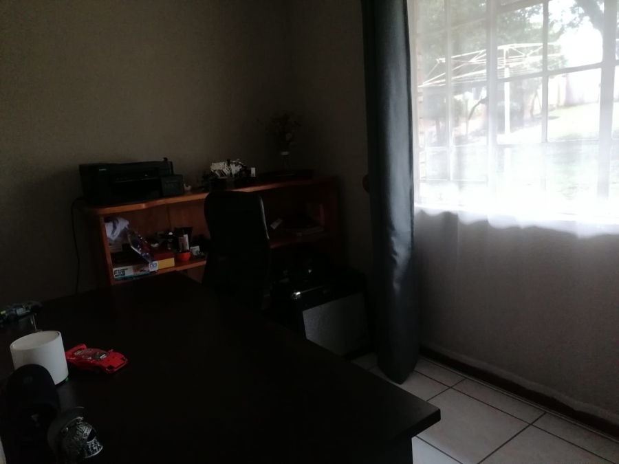 5 Bedroom Property for Sale in Noordkruin Gauteng