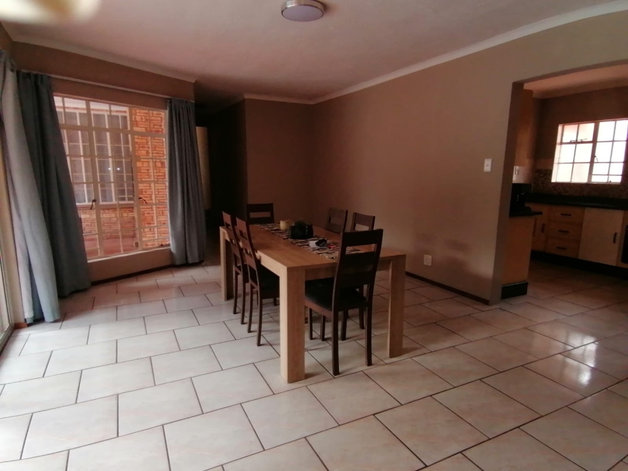 5 Bedroom Property for Sale in Noordkruin Gauteng