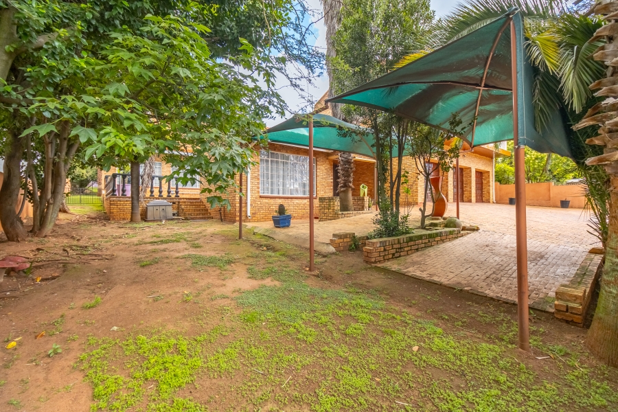 5 Bedroom Property for Sale in Noordkruin Gauteng