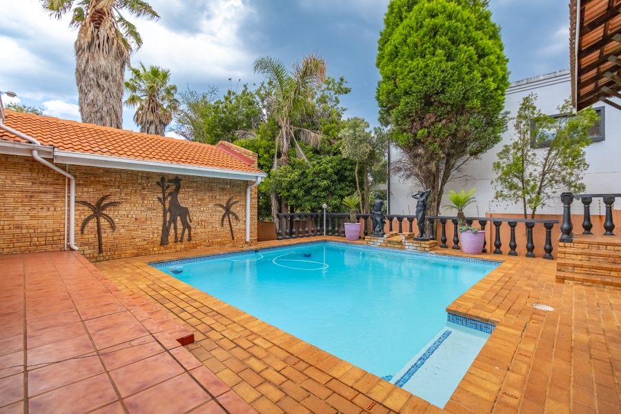 5 Bedroom Property for Sale in Noordkruin Gauteng