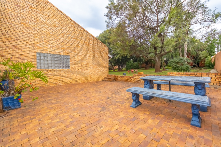 5 Bedroom Property for Sale in Noordkruin Gauteng