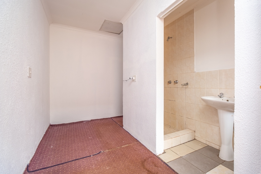 5 Bedroom Property for Sale in Noordkruin Gauteng