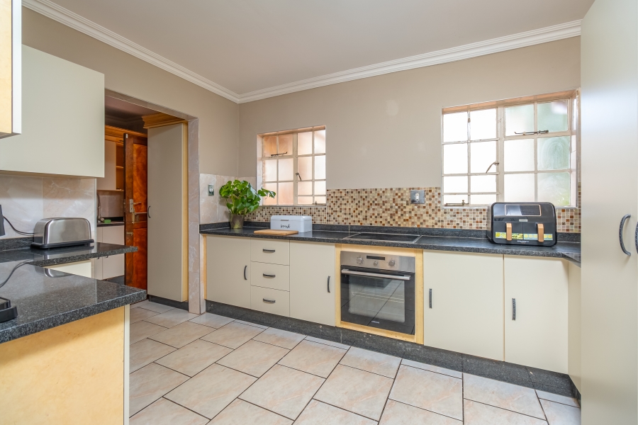 5 Bedroom Property for Sale in Noordkruin Gauteng