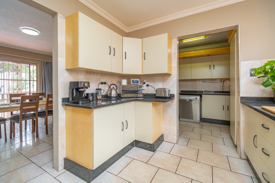 5 Bedroom Property for Sale in Noordkruin Gauteng