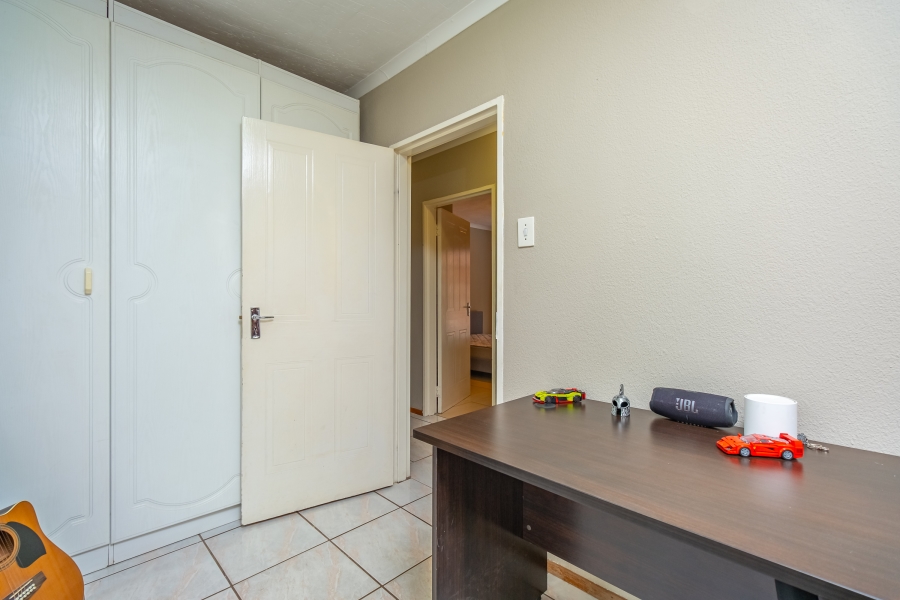 5 Bedroom Property for Sale in Noordkruin Gauteng