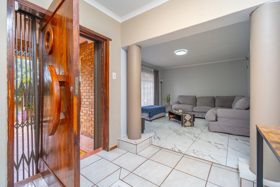 5 Bedroom Property for Sale in Noordkruin Gauteng