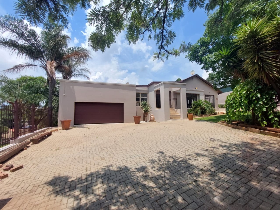 3 Bedroom Property for Sale in Noordheuwel Gauteng