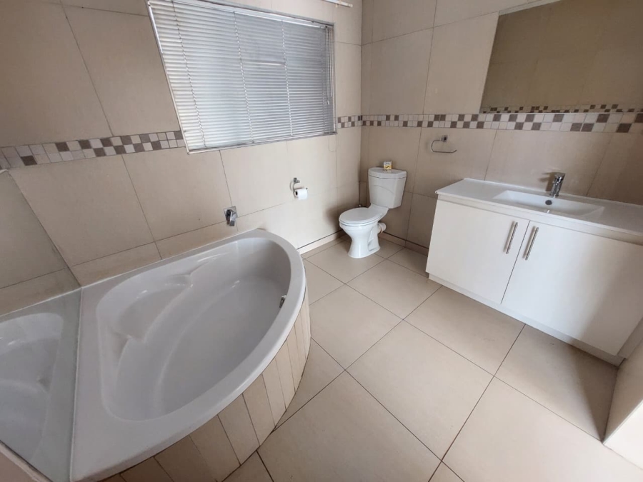 3 Bedroom Property for Sale in Noordheuwel Gauteng