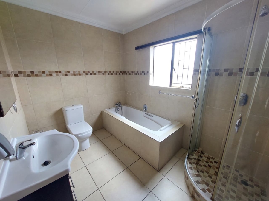 3 Bedroom Property for Sale in Noordheuwel Gauteng