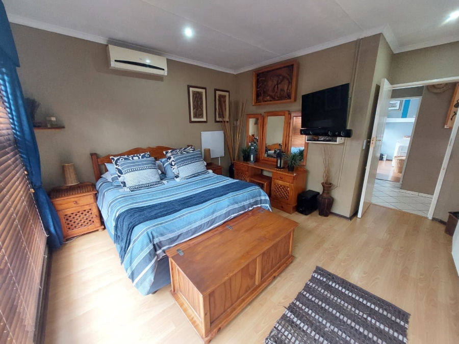 2 Bedroom Property for Sale in Noordheuwel Gauteng