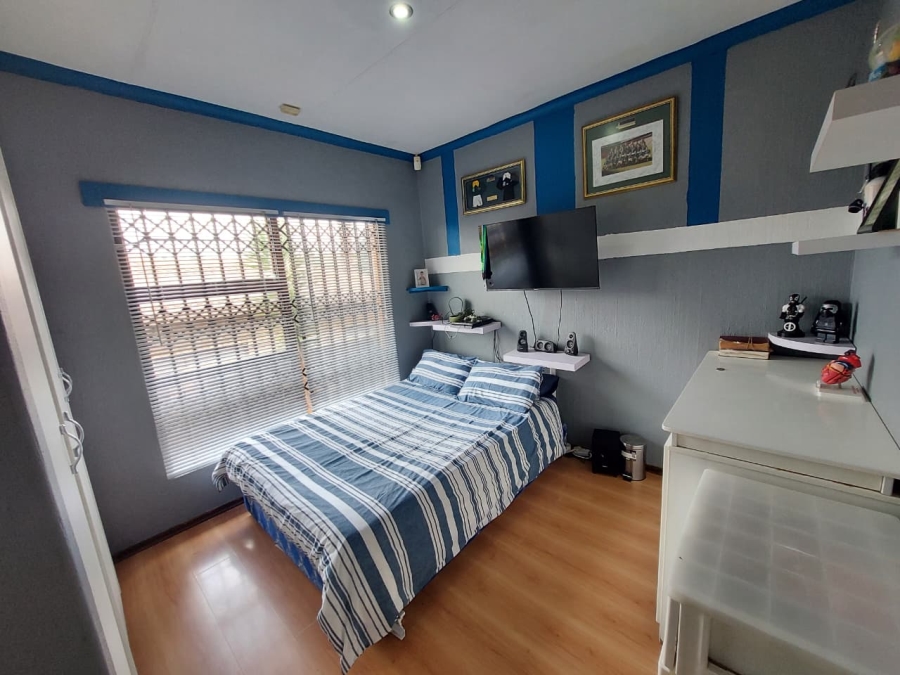 2 Bedroom Property for Sale in Noordheuwel Gauteng