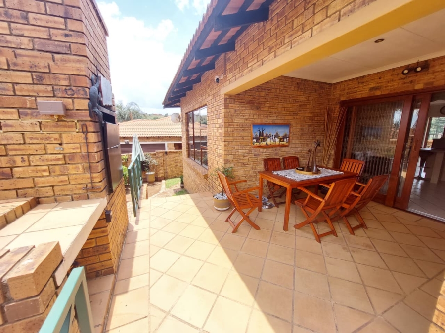 2 Bedroom Property for Sale in Noordheuwel Gauteng
