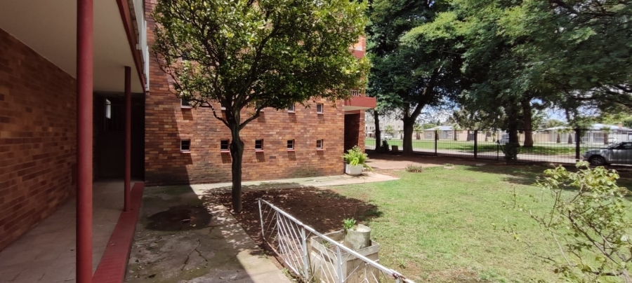 2 Bedroom Property for Sale in Greenhills Gauteng