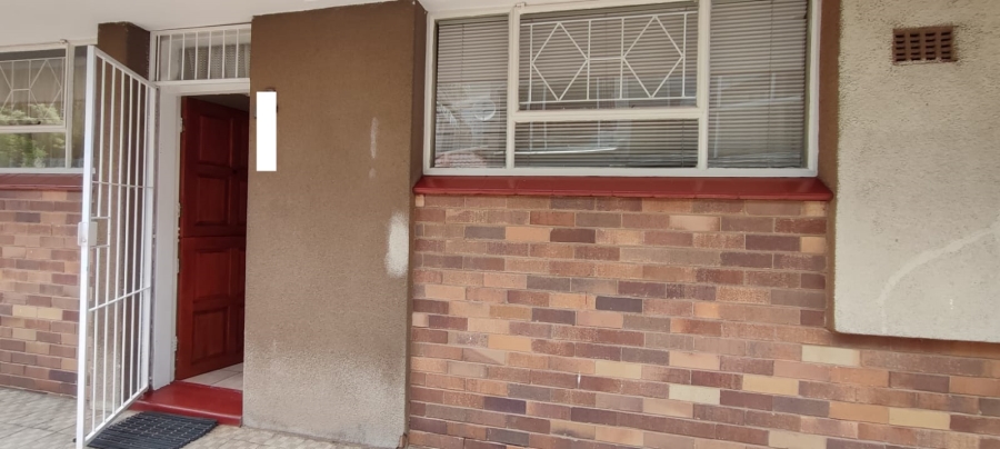 2 Bedroom Property for Sale in Greenhills Gauteng