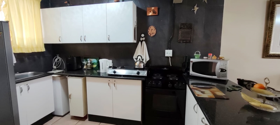 2 Bedroom Property for Sale in Greenhills Gauteng