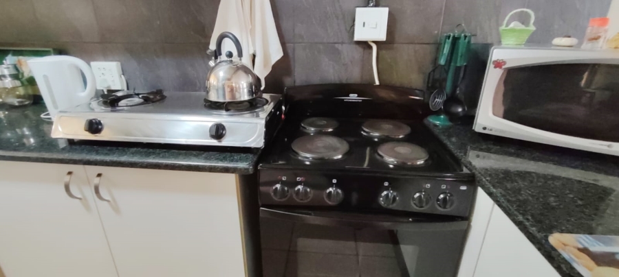 2 Bedroom Property for Sale in Greenhills Gauteng