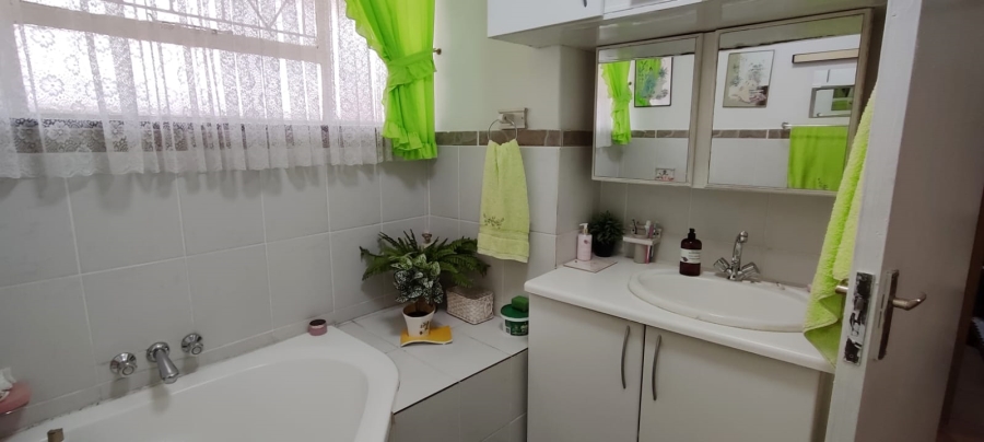 2 Bedroom Property for Sale in Greenhills Gauteng