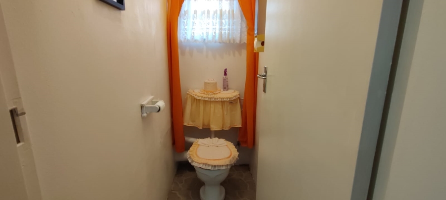 2 Bedroom Property for Sale in Greenhills Gauteng