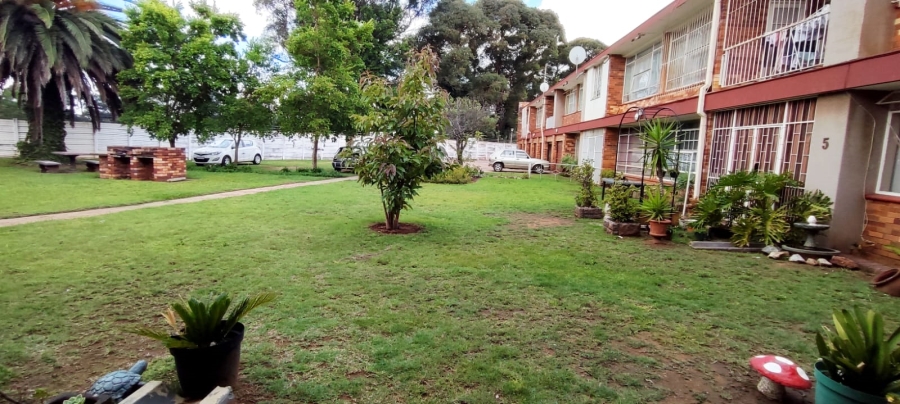 2 Bedroom Property for Sale in Greenhills Gauteng