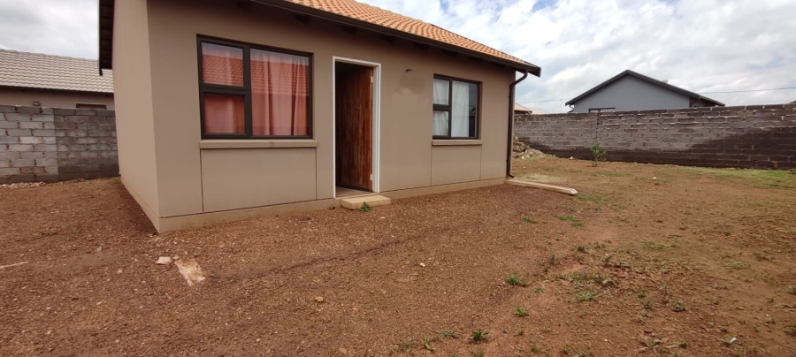 2 Bedroom Property for Sale in Toekomsrus Gauteng
