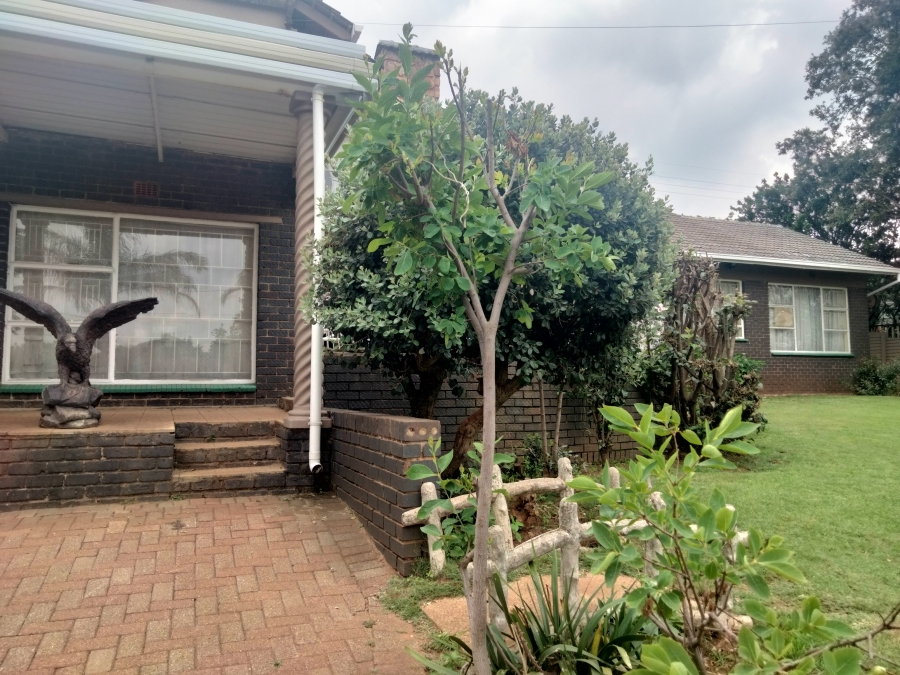 6 Bedroom Property for Sale in Rant En Dal Gauteng