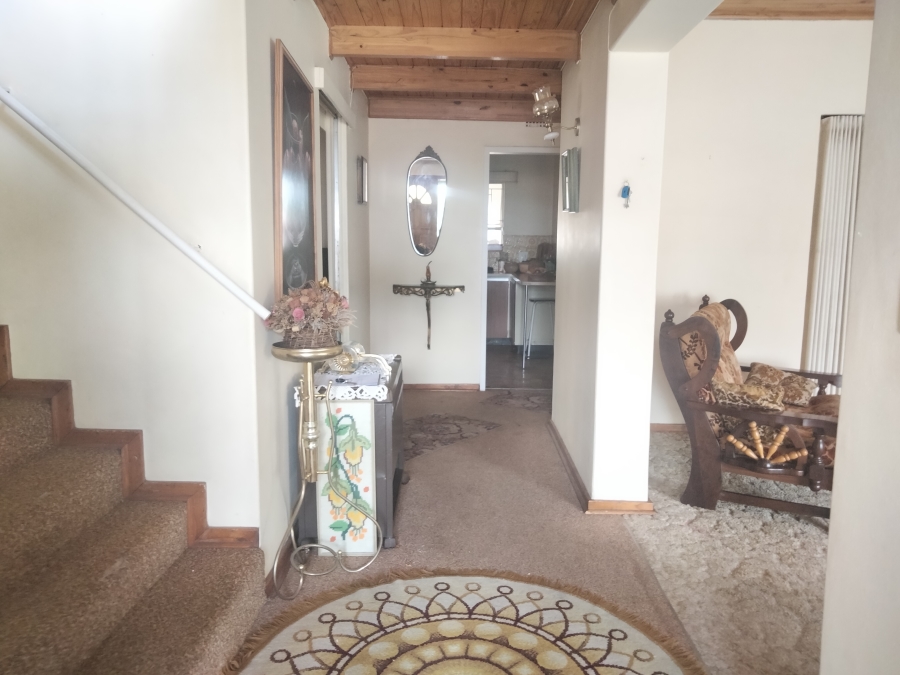 6 Bedroom Property for Sale in Rant En Dal Gauteng