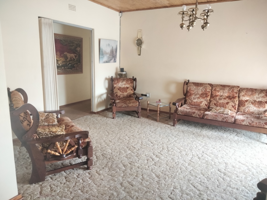 6 Bedroom Property for Sale in Rant En Dal Gauteng