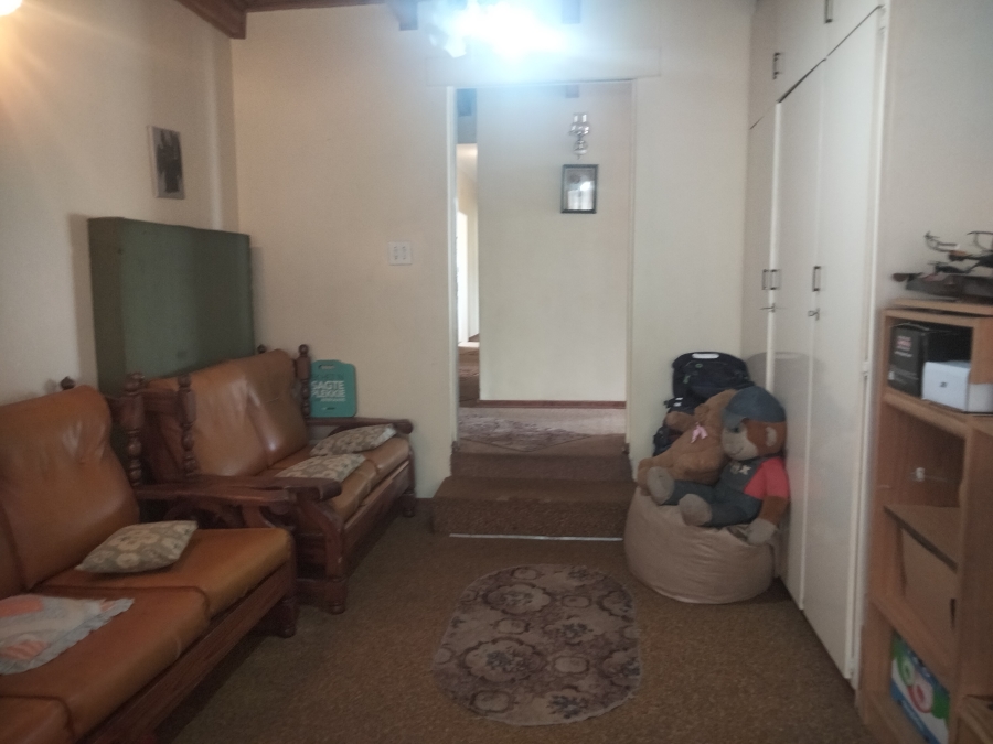 6 Bedroom Property for Sale in Rant En Dal Gauteng