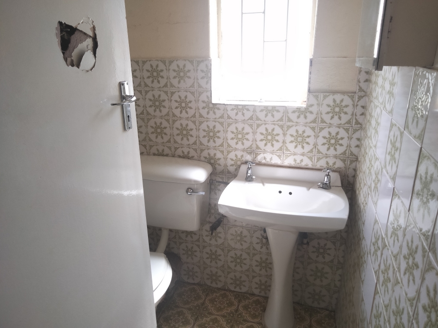 6 Bedroom Property for Sale in Rant En Dal Gauteng